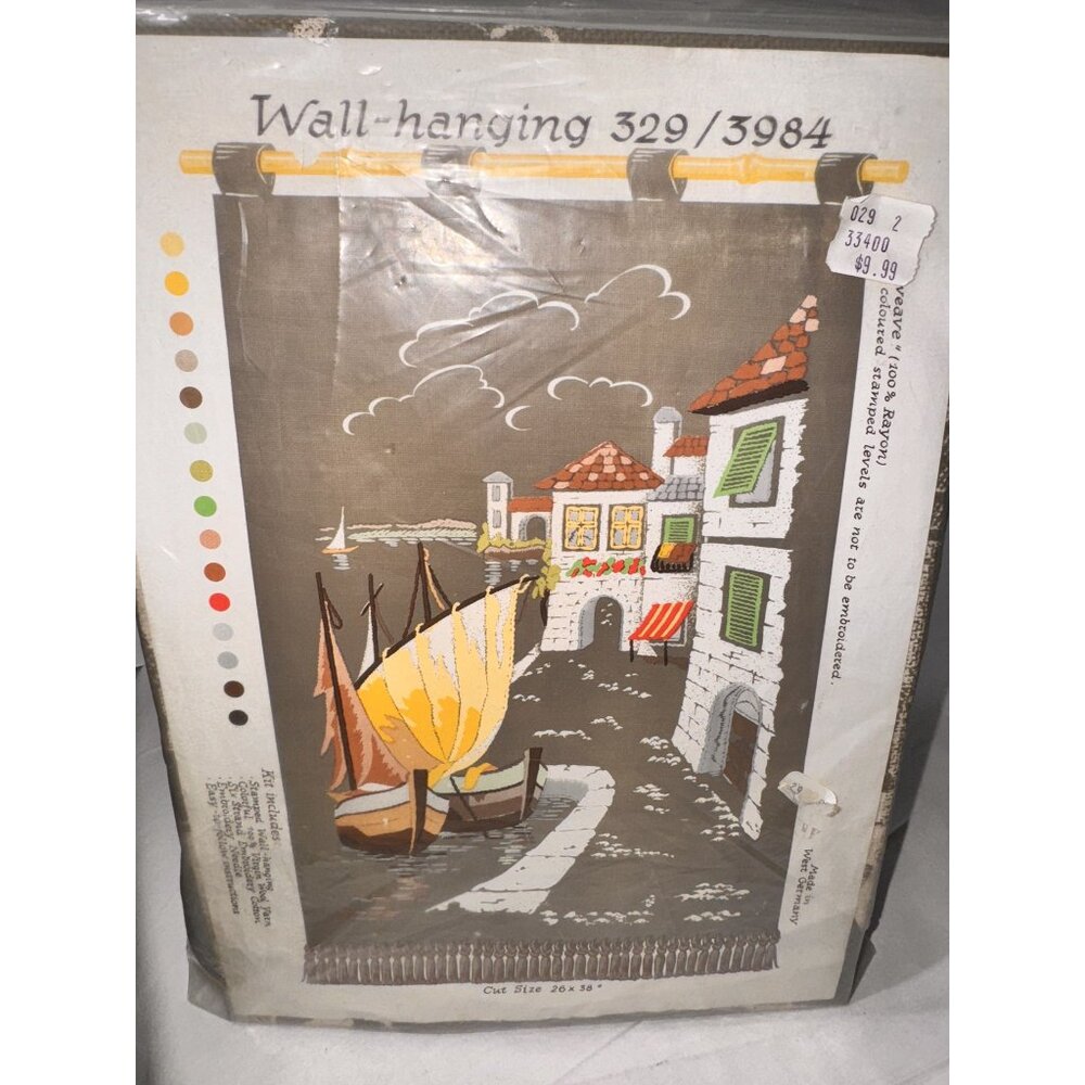 Vintage Wall Hanging tapestry Embroidery Kit 329/3984 Stamped Design & Yarn